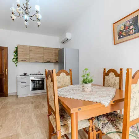 Rosaviva アパート オルビア